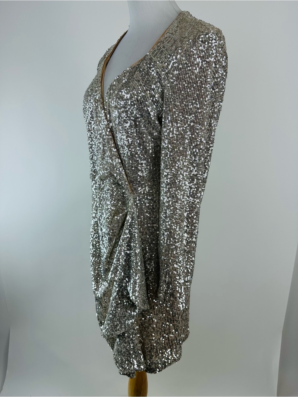 Belle Badgley Mischka Silver Sequin Dress Size 10 - Picture 8 of 15